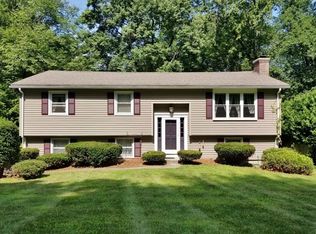 350 Valley View Dr, Westfield, MA 01085