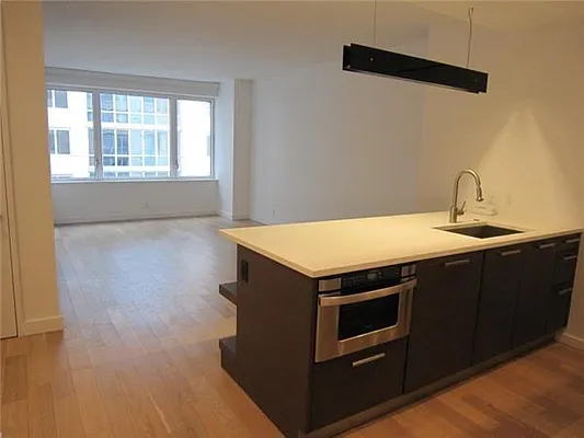 Rented by R New York | media 35