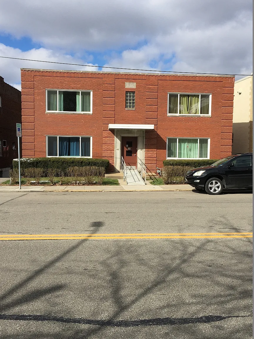 1037 Brookline Blvd photo 1