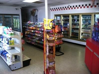 4th image of 2902 Parkway Dr