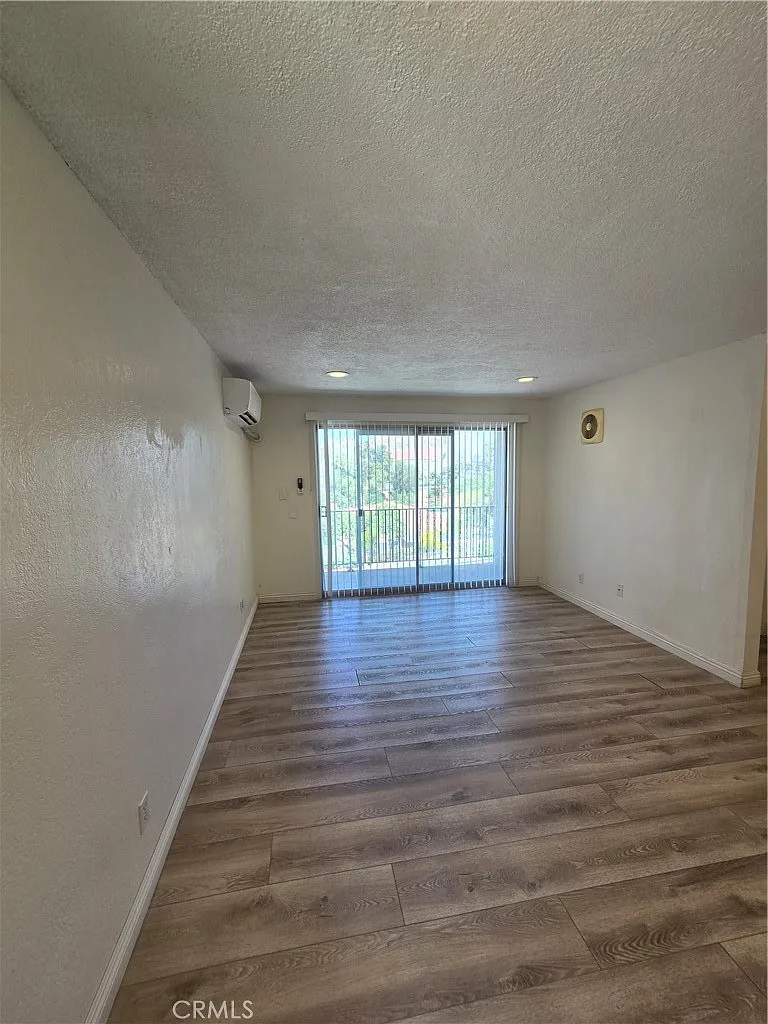 4573 Main St — Photo 4