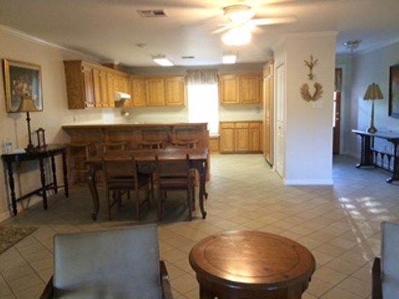 4th image of 194 Henderson Dr