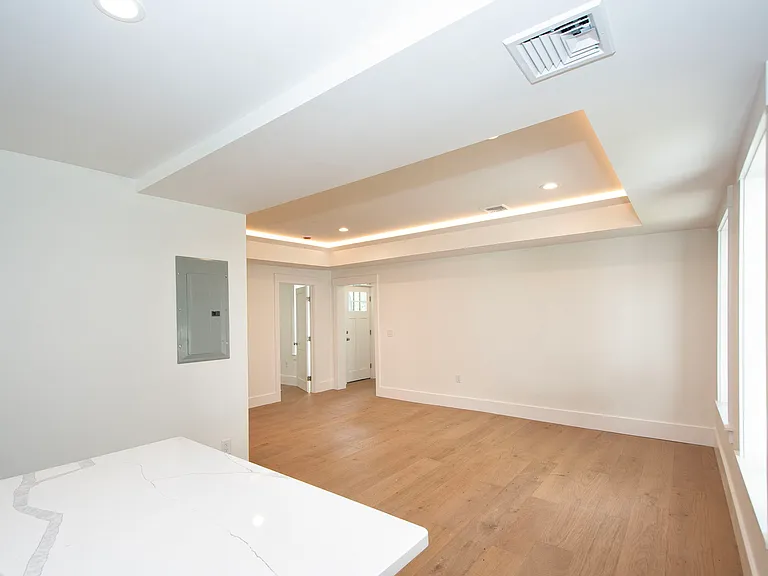 215 Gardner St #1 — Photo 9
