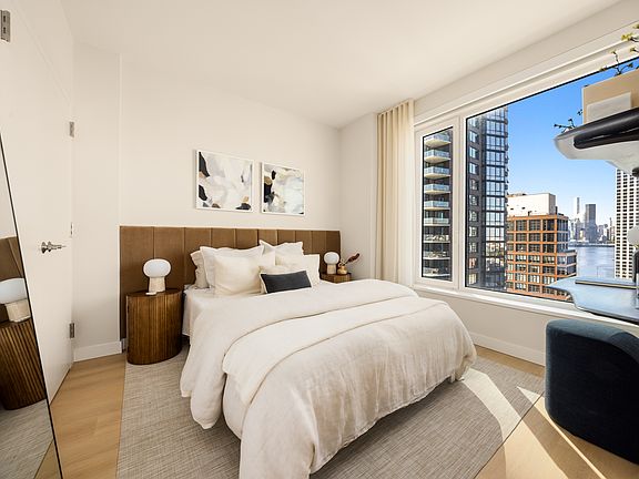 3rd image of 18 India St #710N