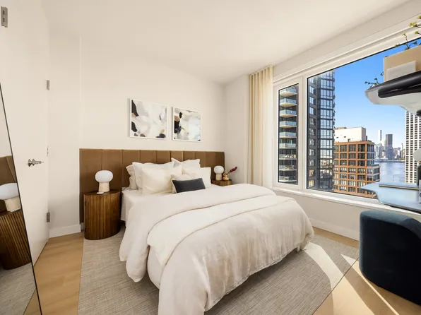 18 India Street image 3 of 16