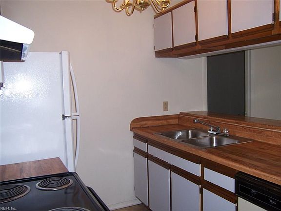 5th image of 607 Bluff Ct