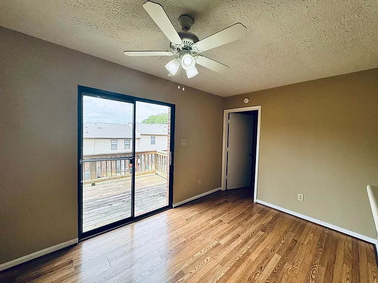 151 Kitty Hawk Sq — Photo 7
