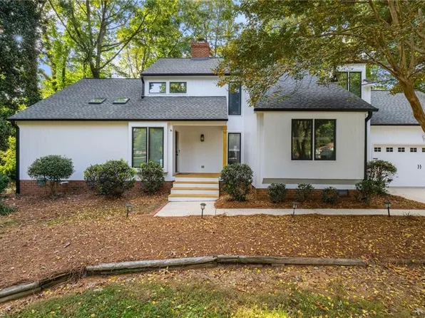 5928 Woodfield Dr, Kernersville, NC 27284