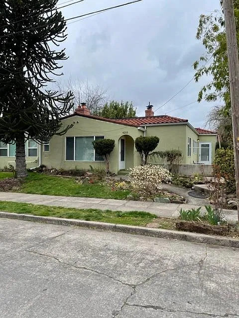 2 bed, 800 sqft, $1,750 — Photo 1