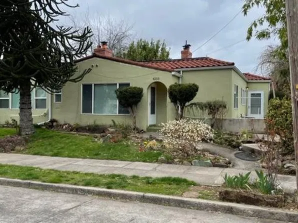 4253 SE Schiller St, Portland, OR 97206