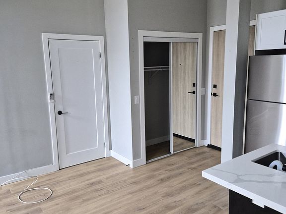 3rd image of 51 King St W #202