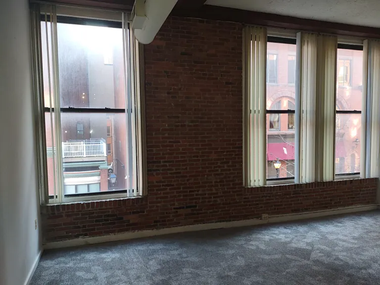 Marlboro Classic Apt & Redwood Square — Photo 46
