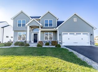 8917 Creekdale Rd, Sylvania, OH 43560