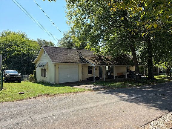 3rd image of 137 Church St