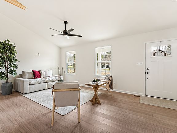 5th image of 21099 Monrovia Rd