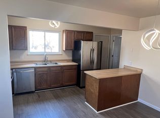 1036 Kelley St, Troy, MI 48083