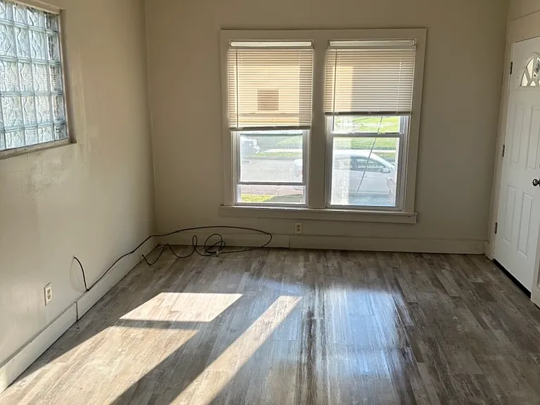 1050 Lakewood St #2 — Photo 10