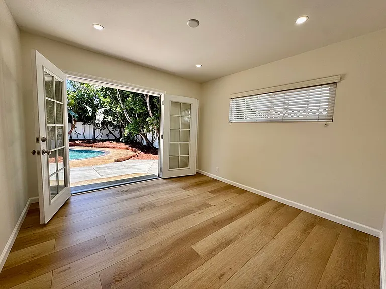 16512 Dearborn St — Photo 11