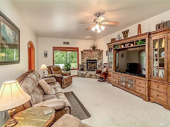 3rd image of 32128 83rd Dr NW