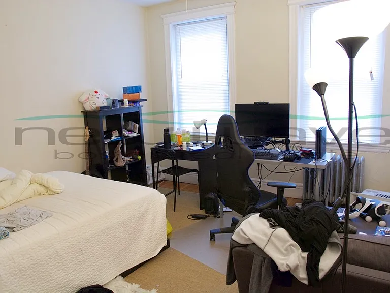 58 Queensberry St #3 — Photo 5