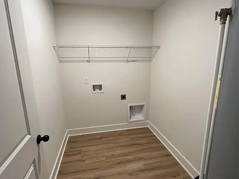 402 Portland Blvd — Photo 5