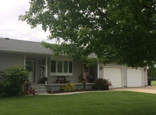 116 Frontier Ln, Yankton, SD 57078