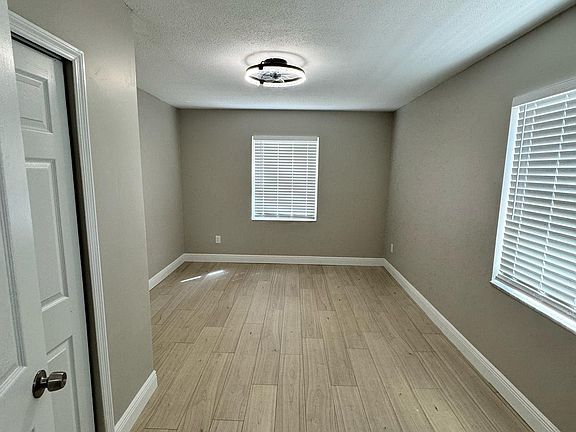 4th image of 818 E Airport Blvd