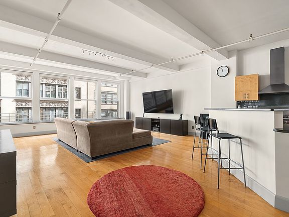 2nd image of 150 W 26th St APT 401