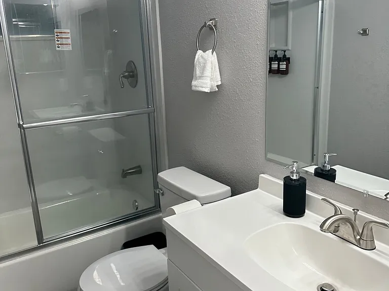 1621 Sheldon Dr — Photo 6