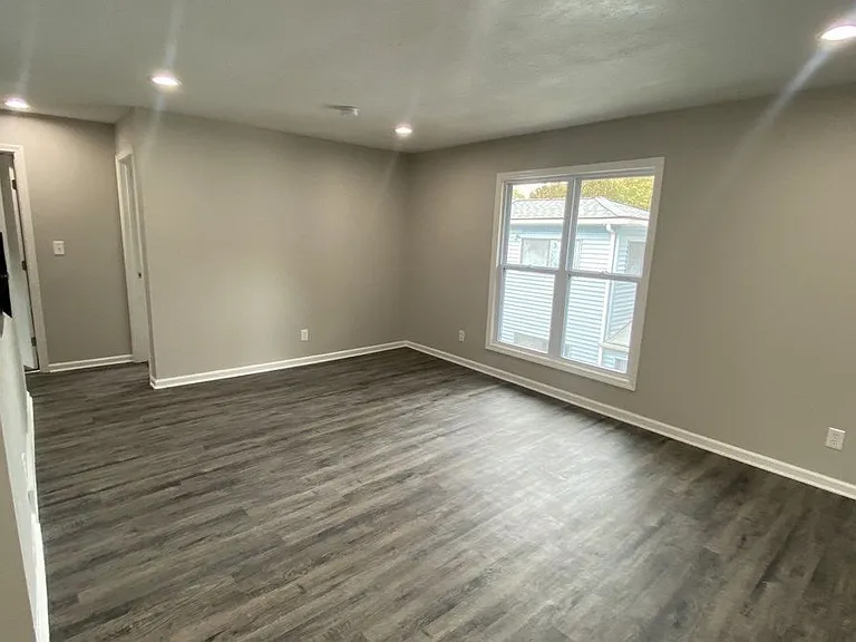 1101 S Main St #B — Photo 3