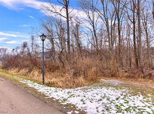 Shining Tree Ln, Salem, OH 44460