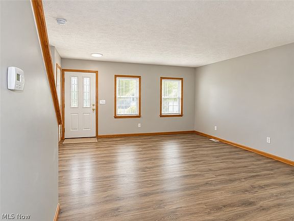 4th image of 14913 Lincoln Ave