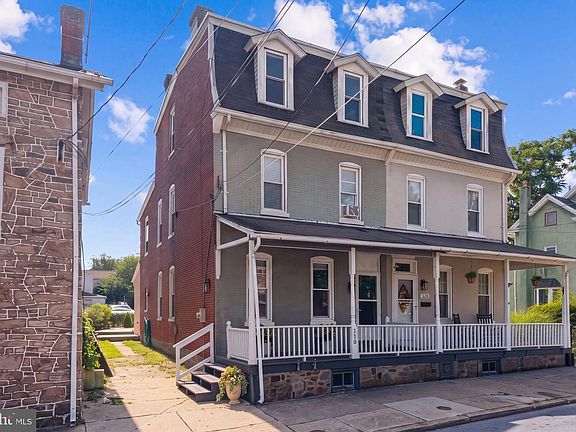 2nd image of 118 Marshall St