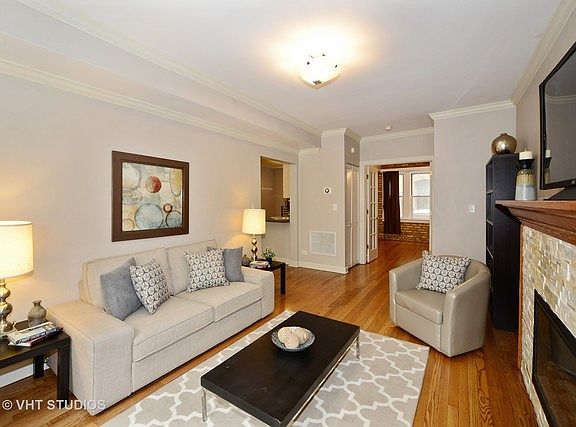 4th image of 4512 N Ashland Ave APT 1W