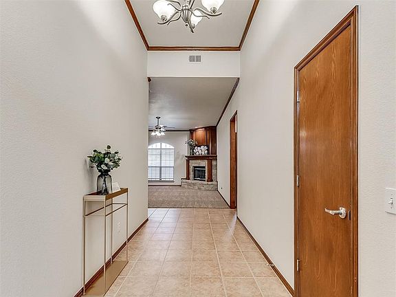 4th image of 16109 Stoneview Dr