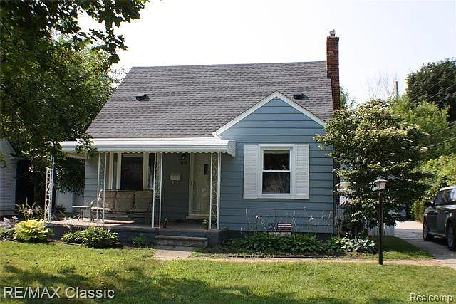1737 Columbia Rd photo 1