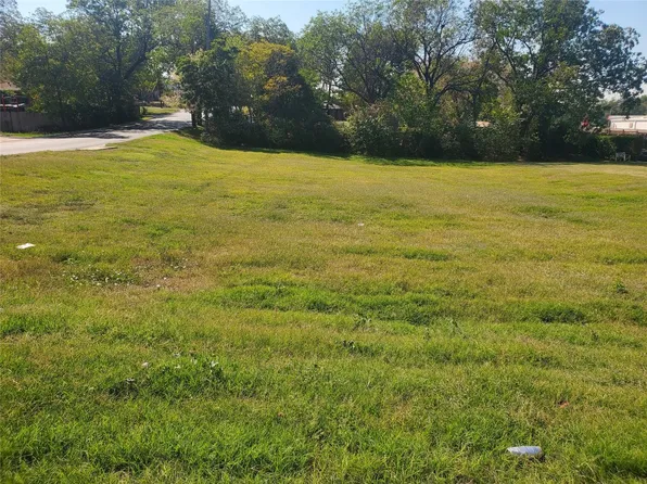 901 Hill St, Grand Prairie, TX 75050