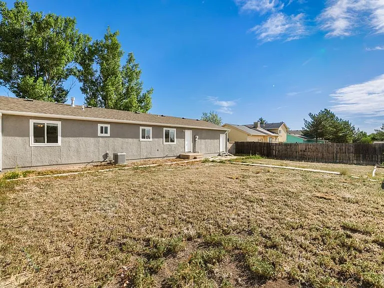 160 E Eads Dr — Photo 18
