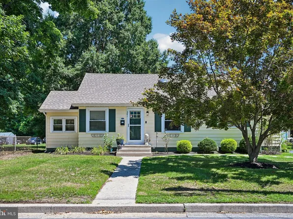 381 Ives Ave, Penns Grove, NJ 08069