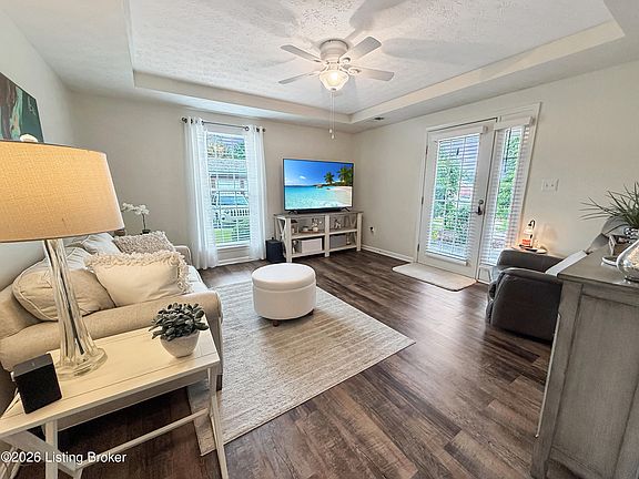 3rd image of 801 Garden Pointe Dr