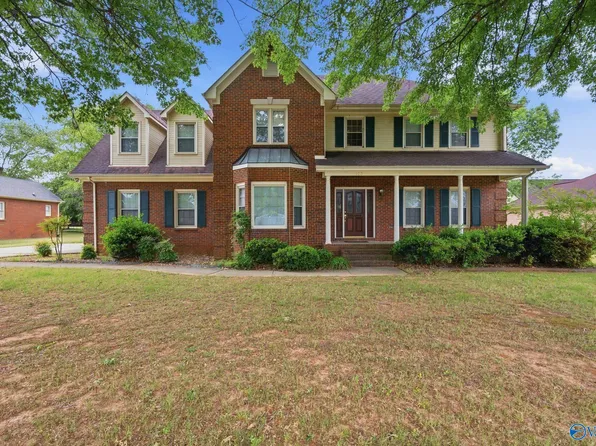 102 Redcliffe Dr, Huntsville, AL 35806