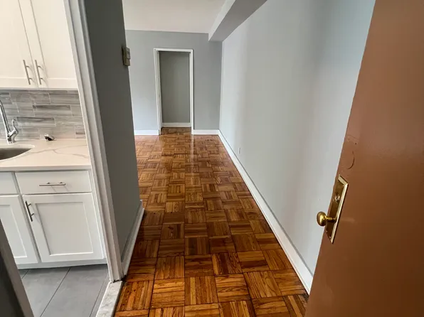 18502 64th Ave, Fresh Meadows, NY 11365