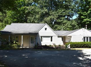 8680 Lewis Rd, Olmsted Falls, OH 44138