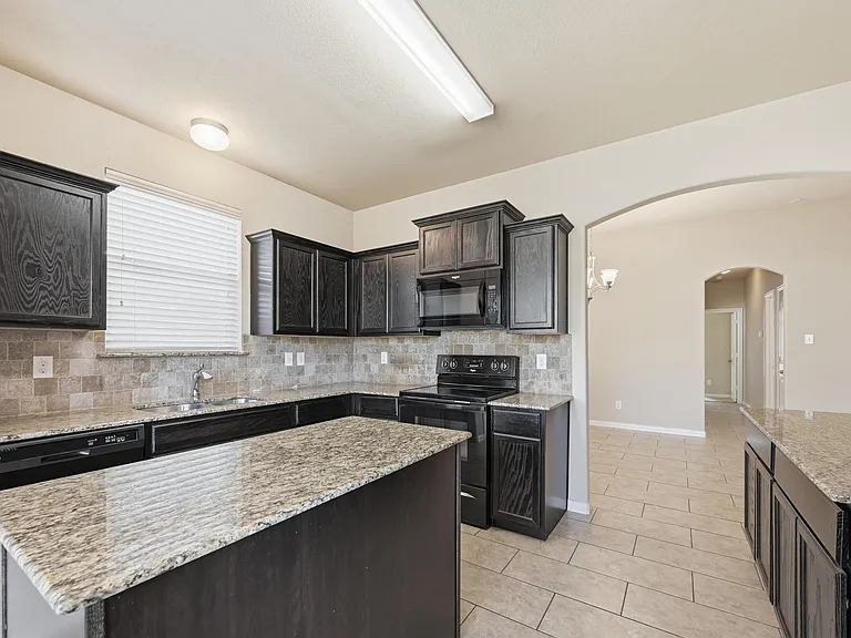 717 Jennie Marie Cir — Photo 9
