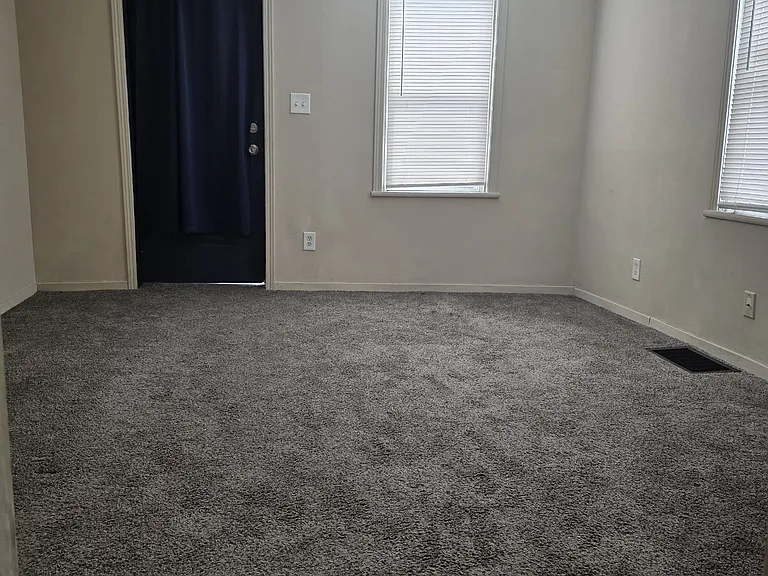 241 Memorial Pkwy #2 — Photo 3