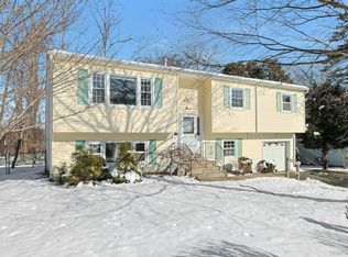 3 Trimble St, Garnerville, NY 10923
