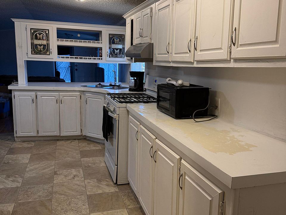 22028 Dubois St, photo 6