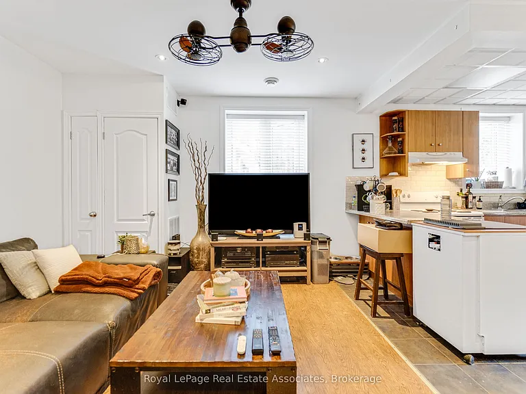 48 Mississauga Rd N #1 — Photo 10