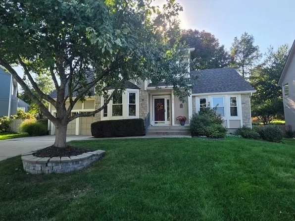 12818 Bond St, Overland Park, KS 66213
