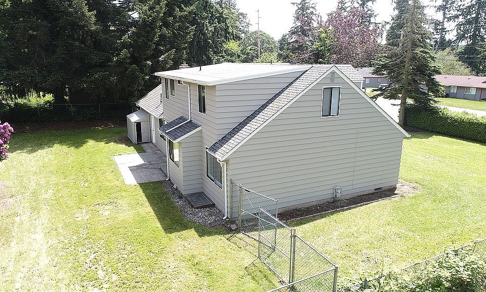 2nd image of 7744 Pacific Ave SE